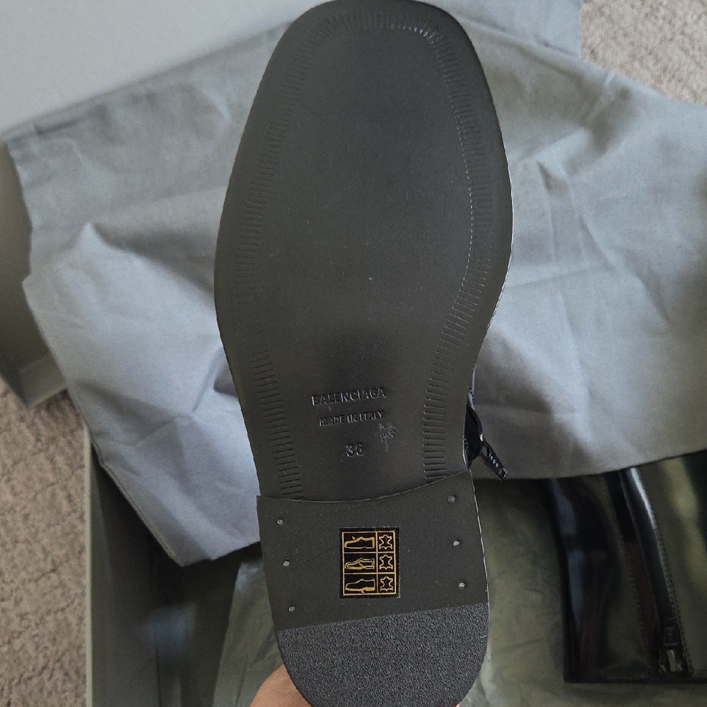 Balenciaga Women's Chelsea Black Ankle Boots - Picture 4 of 6